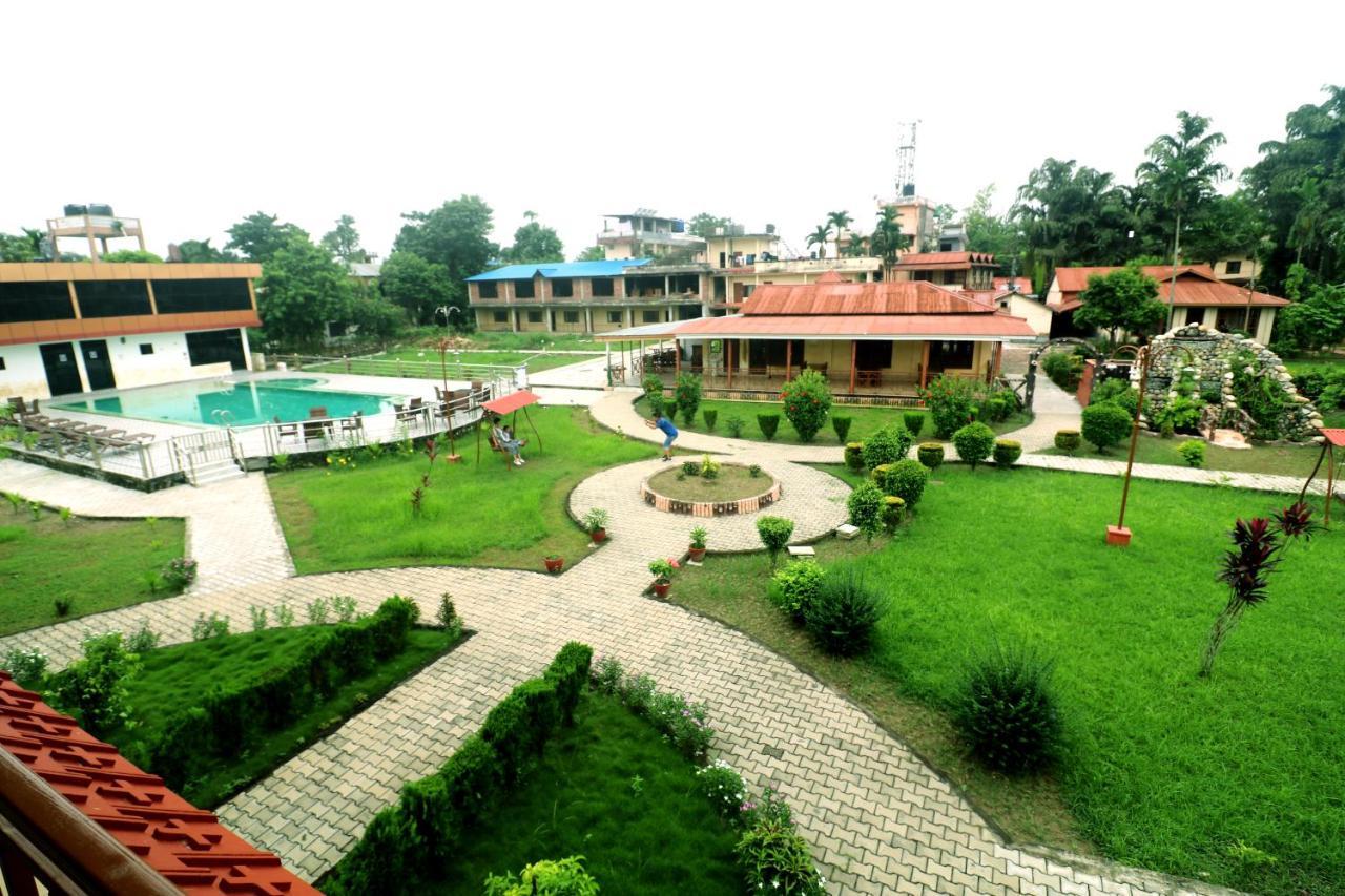 Hotel Wildlife Camp Sauraha Ngoại thất bức ảnh