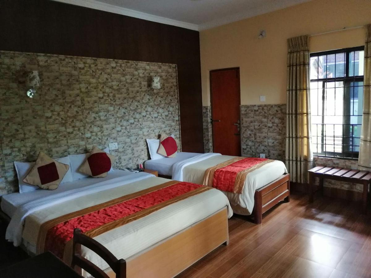 Hotel Wildlife Camp Sauraha Ngoại thất bức ảnh