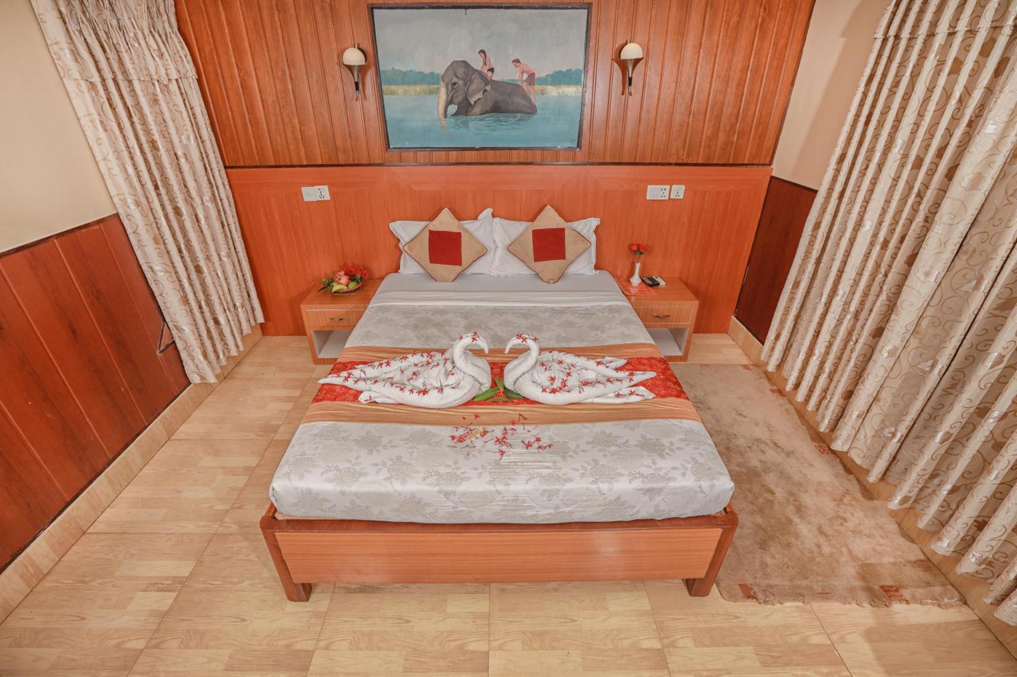 Hotel Wildlife Camp Sauraha Ngoại thất bức ảnh