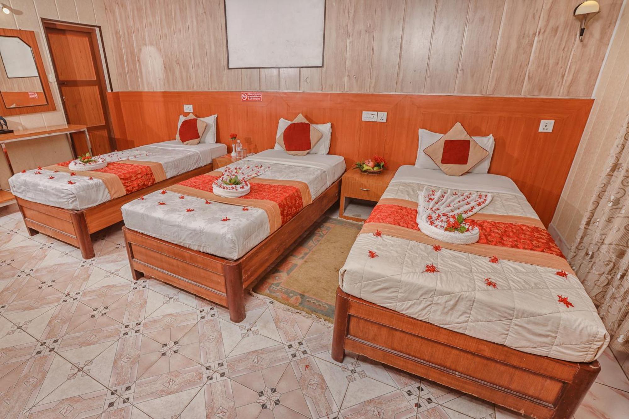 Hotel Wildlife Camp Sauraha Ngoại thất bức ảnh