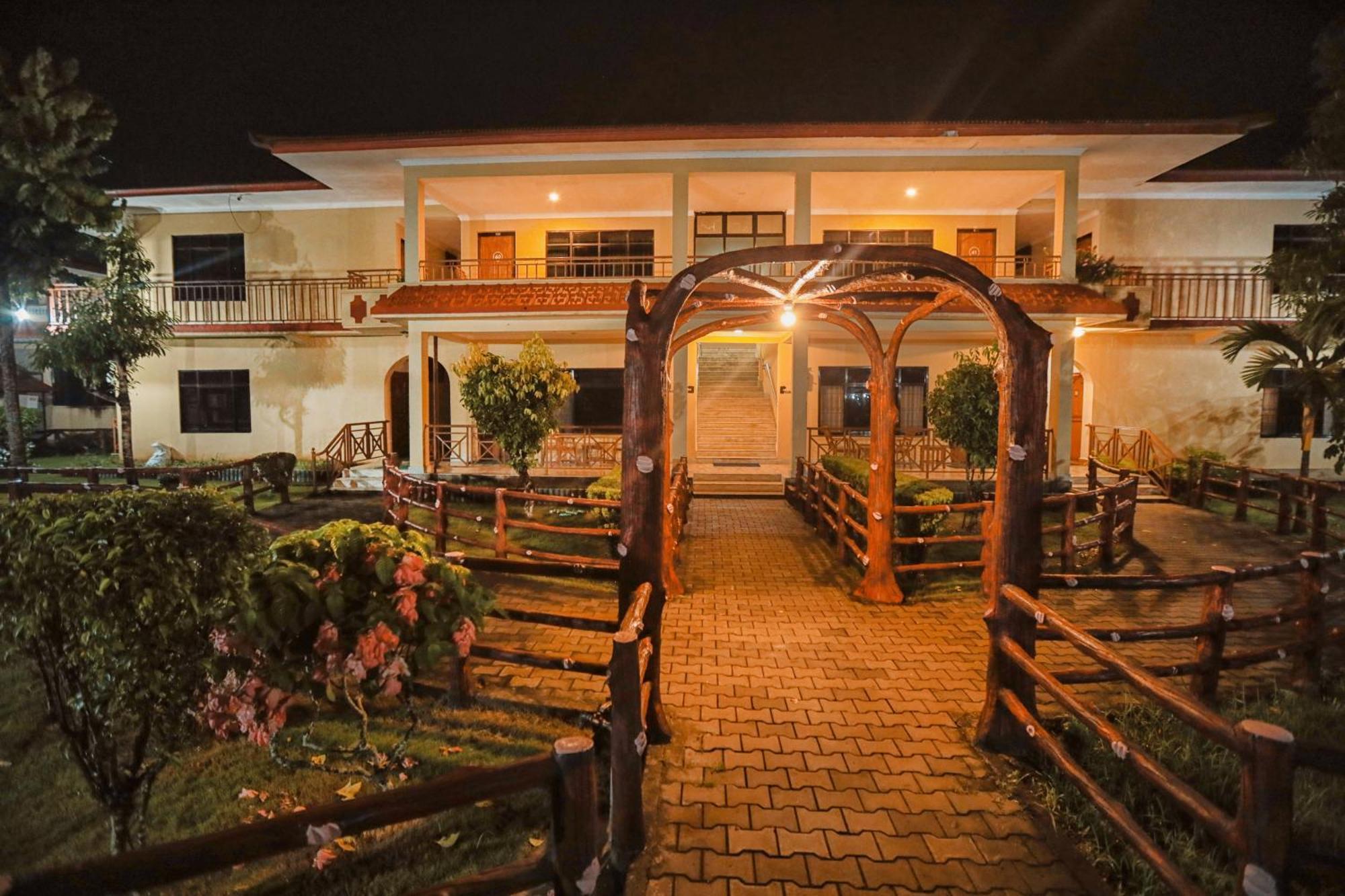 Hotel Wildlife Camp Sauraha Ngoại thất bức ảnh