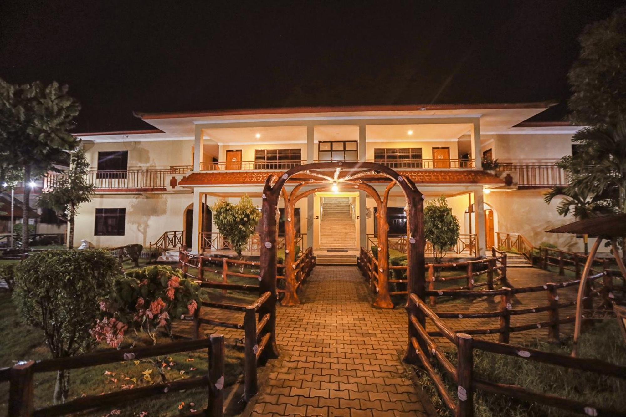 Hotel Wildlife Camp Sauraha Ngoại thất bức ảnh
