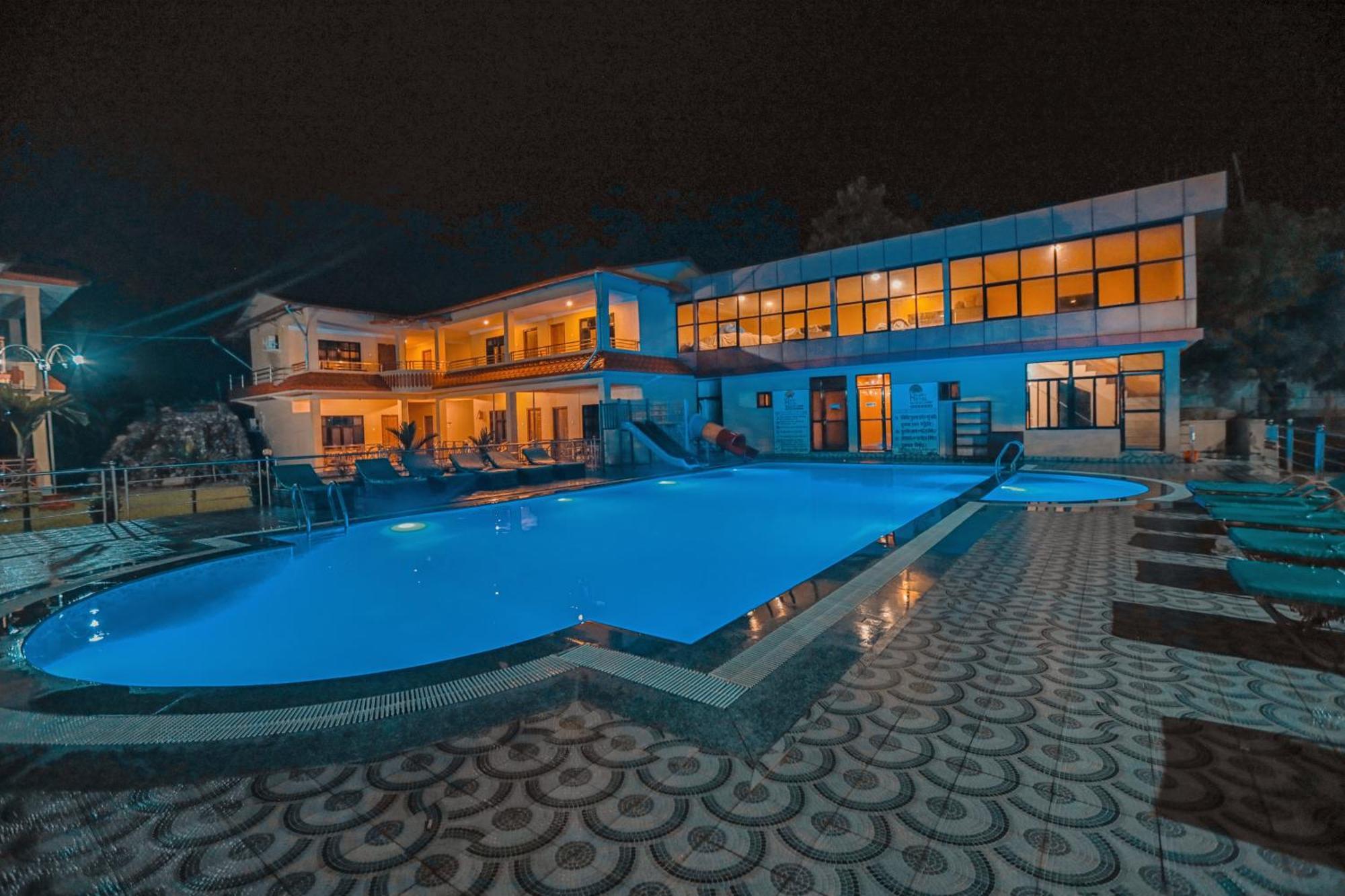 Hotel Wildlife Camp Sauraha Ngoại thất bức ảnh