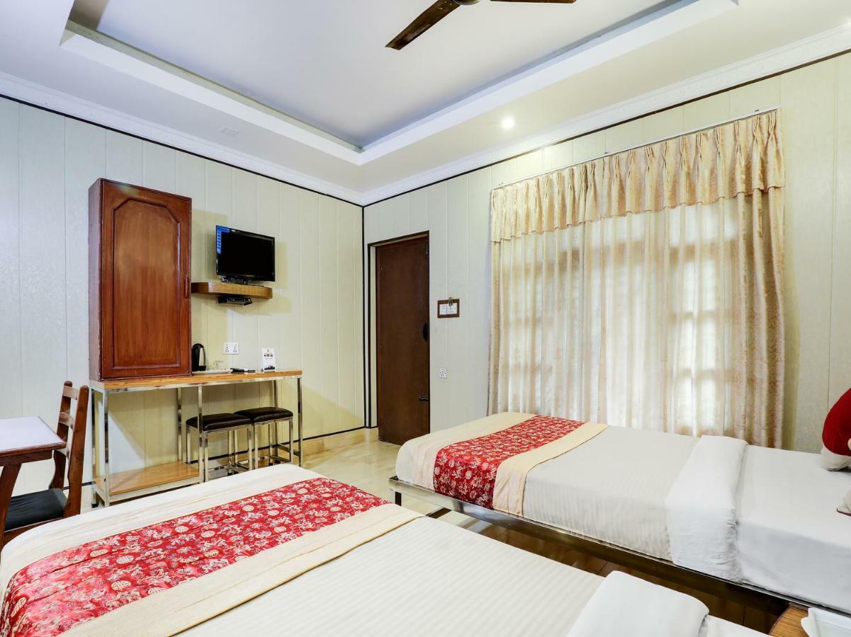 Hotel Wildlife Camp Sauraha Ngoại thất bức ảnh