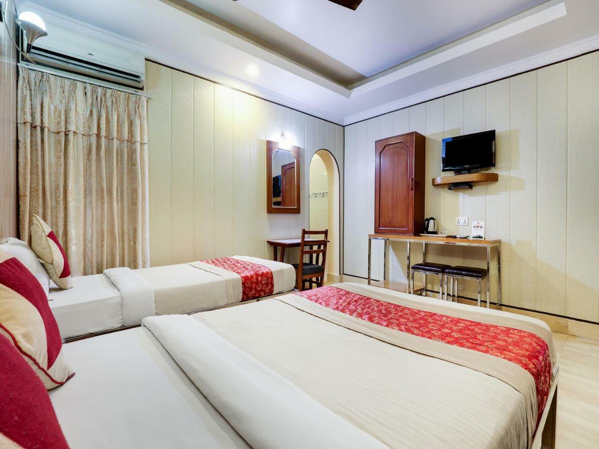 Hotel Wildlife Camp Sauraha Ngoại thất bức ảnh