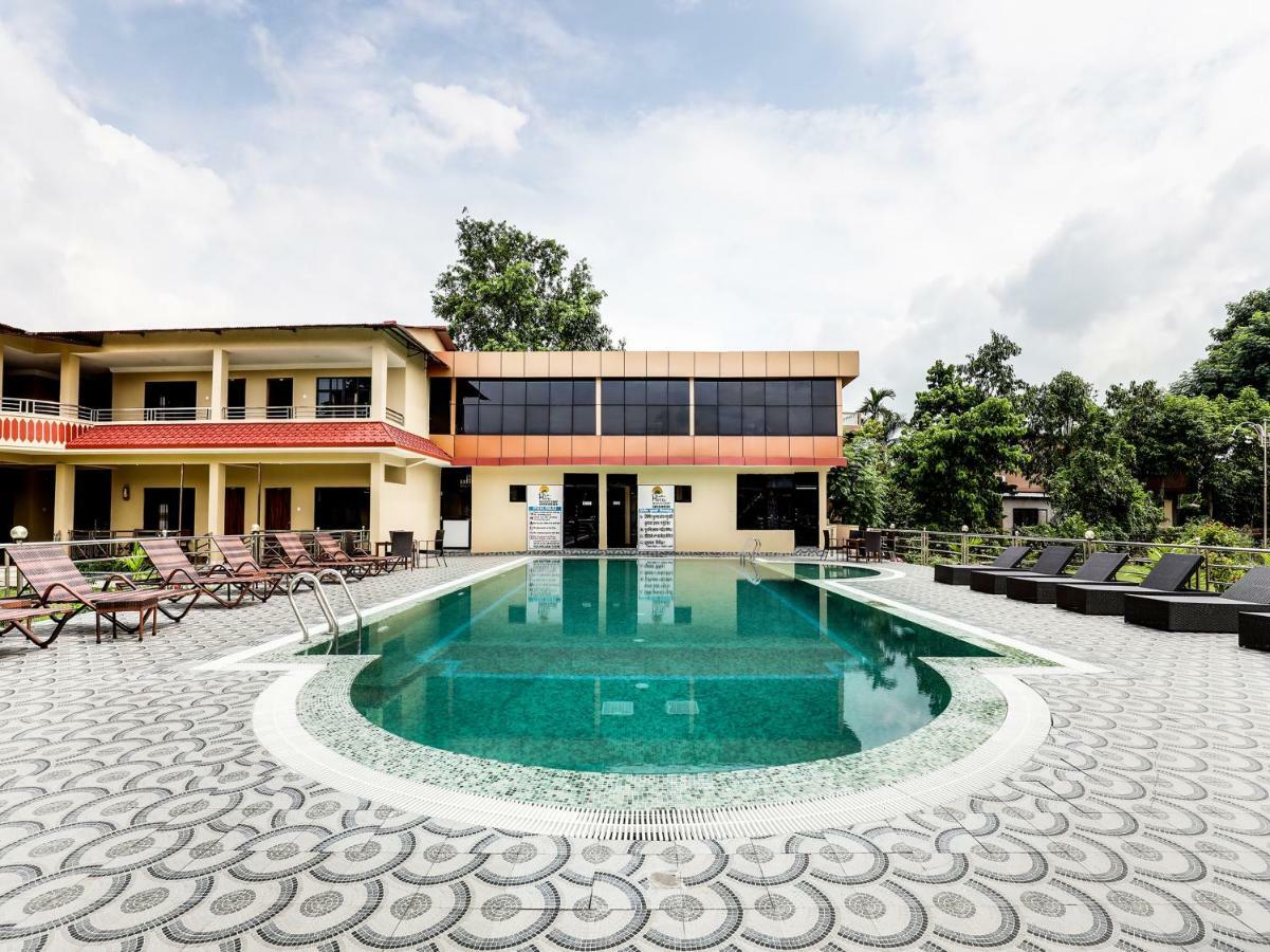 Hotel Wildlife Camp Sauraha Ngoại thất bức ảnh