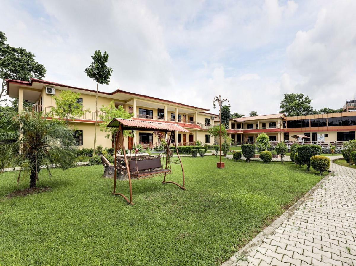Hotel Wildlife Camp Sauraha Ngoại thất bức ảnh