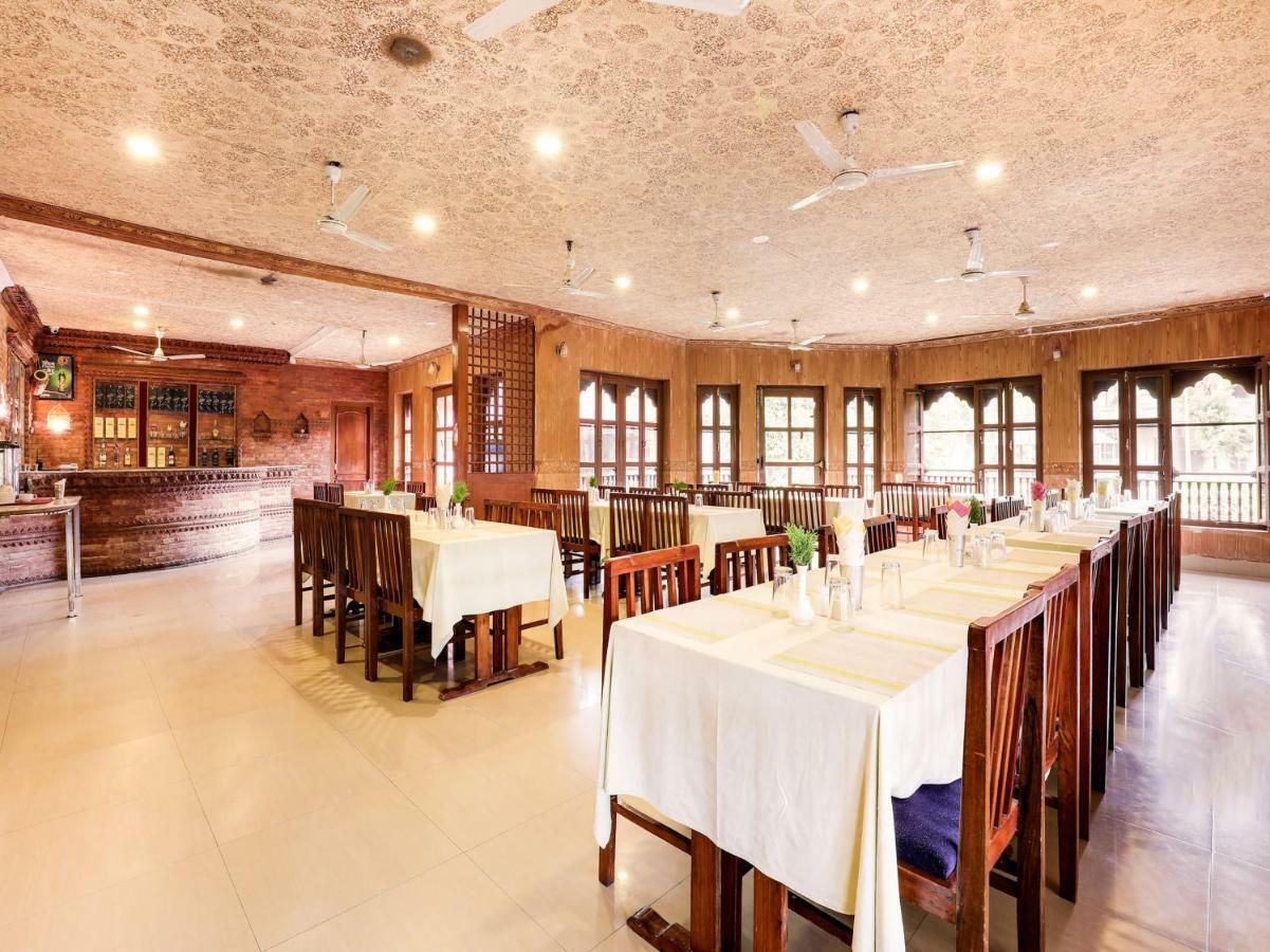 Hotel Wildlife Camp Sauraha Ngoại thất bức ảnh