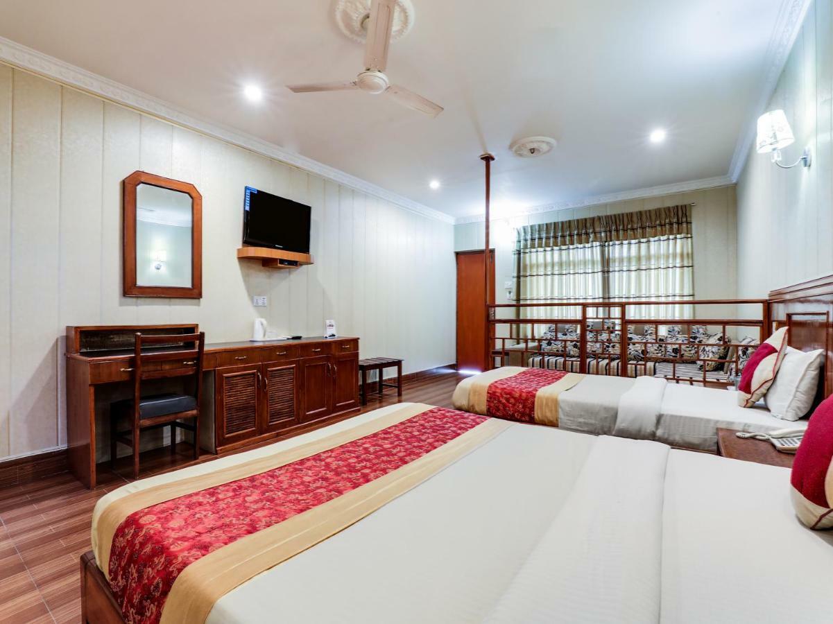 Hotel Wildlife Camp Sauraha Ngoại thất bức ảnh