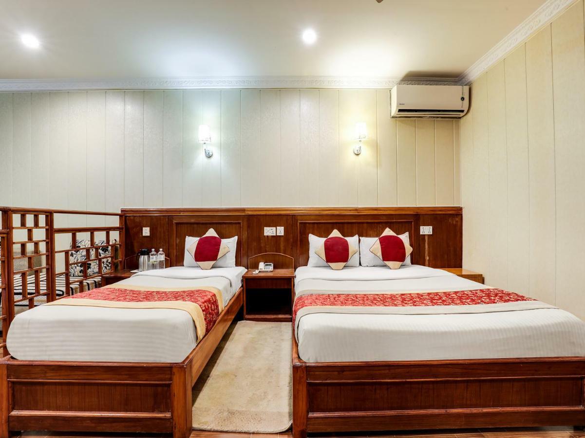 Hotel Wildlife Camp Sauraha Ngoại thất bức ảnh