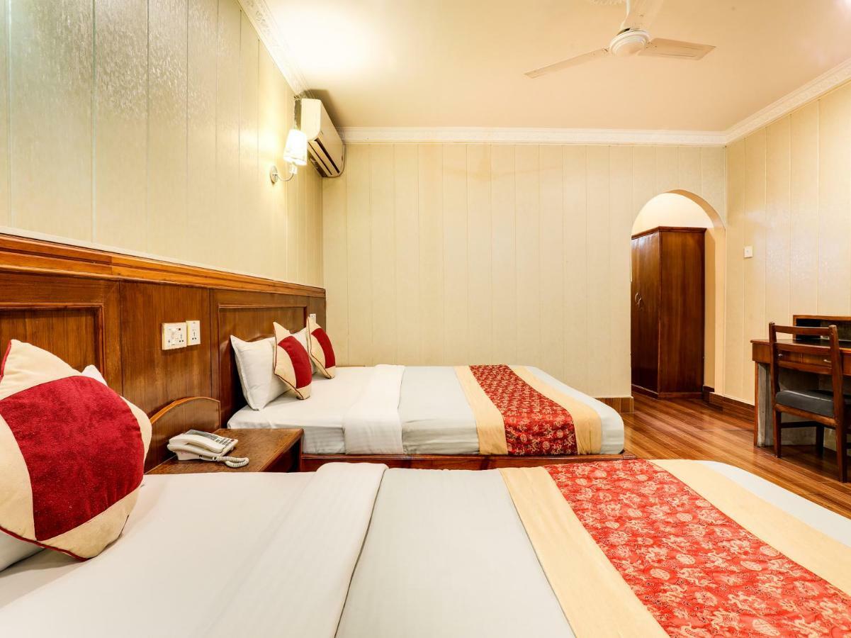 Hotel Wildlife Camp Sauraha Ngoại thất bức ảnh
