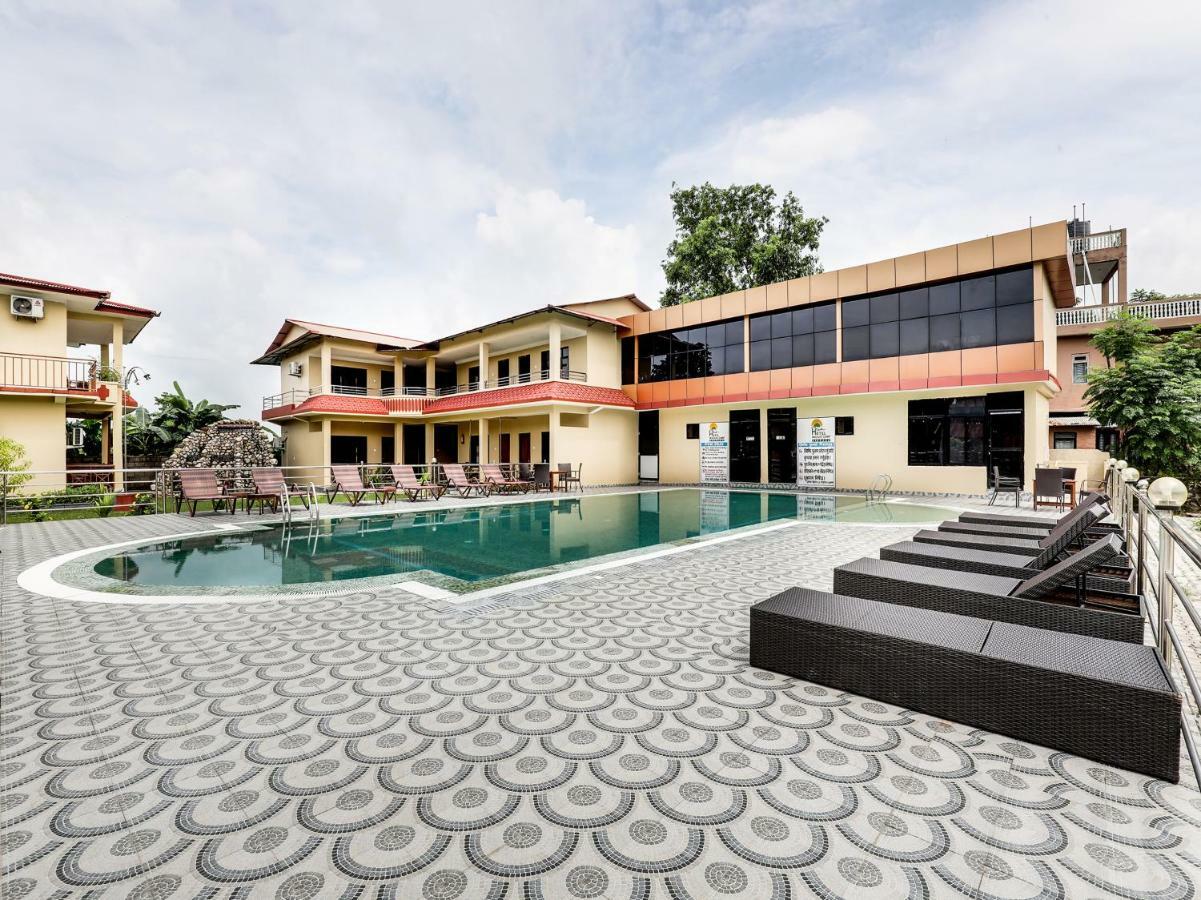 Hotel Wildlife Camp Sauraha Ngoại thất bức ảnh