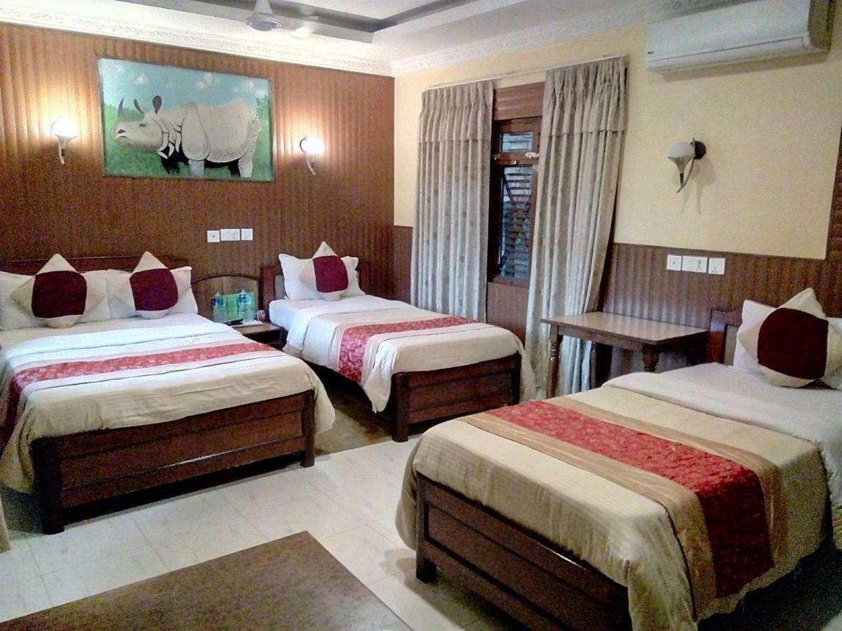 Hotel Wildlife Camp Sauraha Ngoại thất bức ảnh