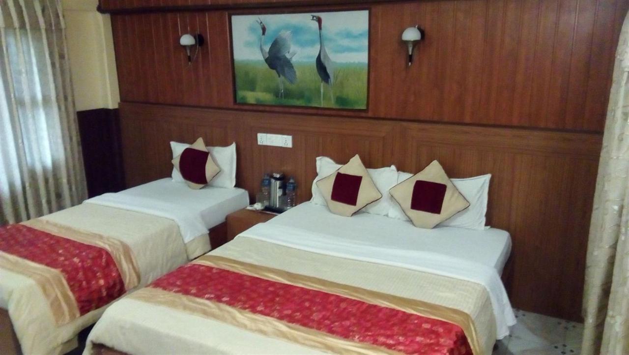 Hotel Wildlife Camp Sauraha Ngoại thất bức ảnh